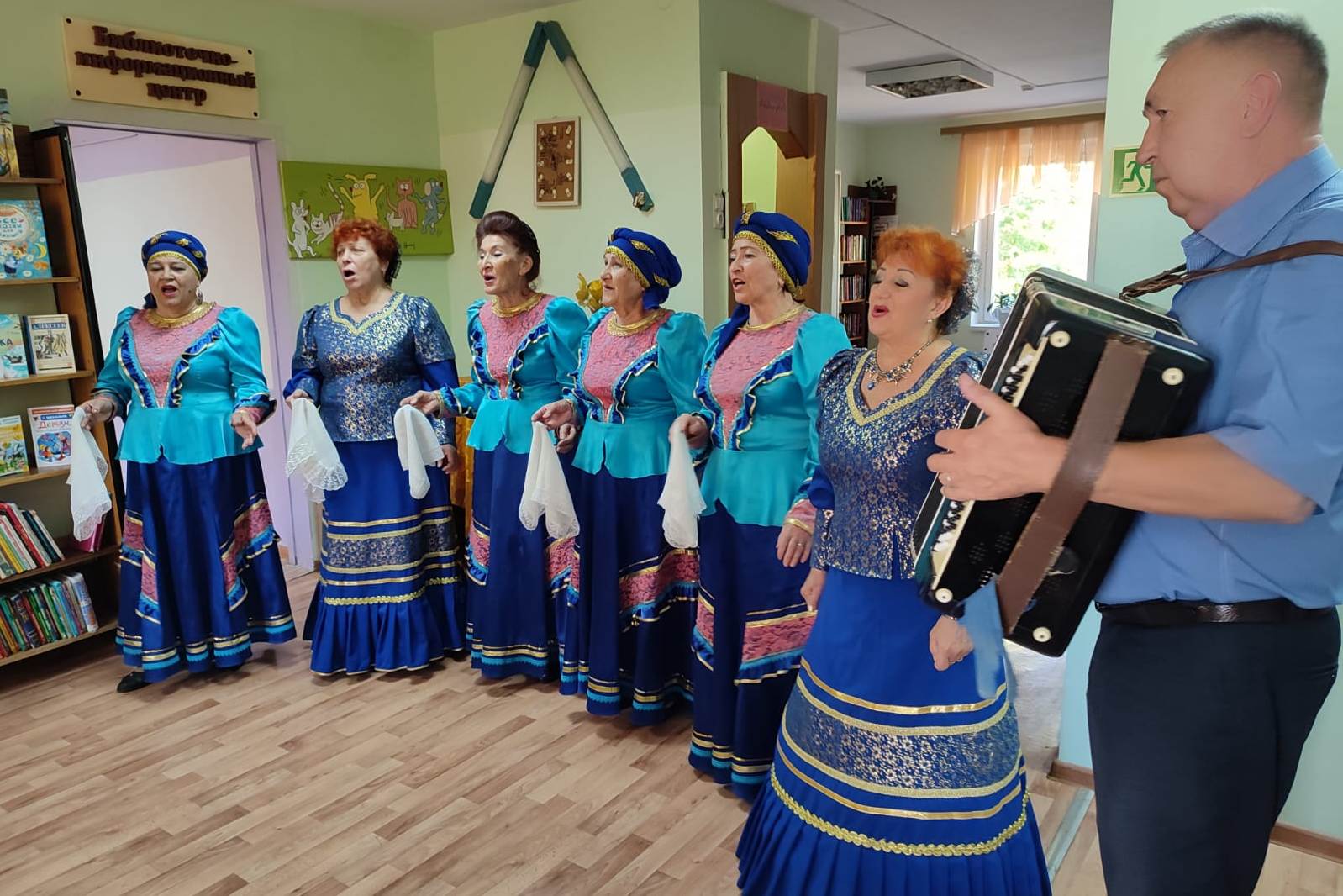 Тепло сердец мы вам отдаем! День пожилого человека